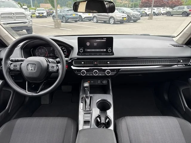 Used 2022  Honda EX image 11