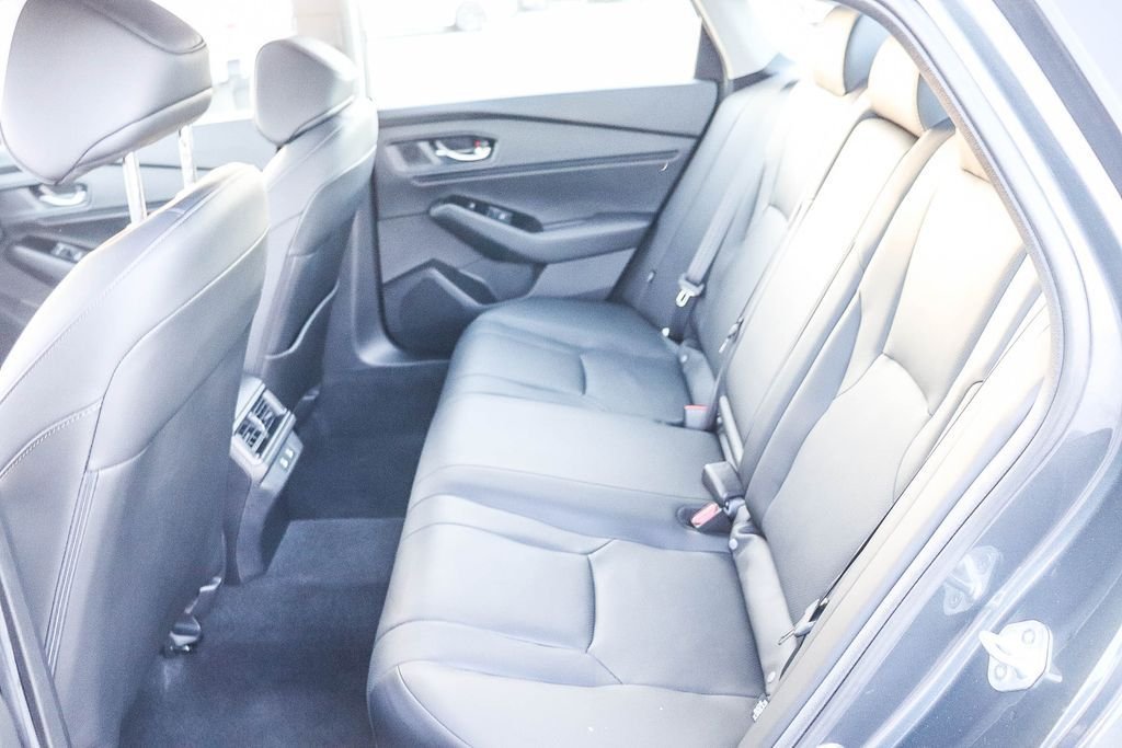 Used 2025 Meteorite Gray Metallic Honda Touring image 22
