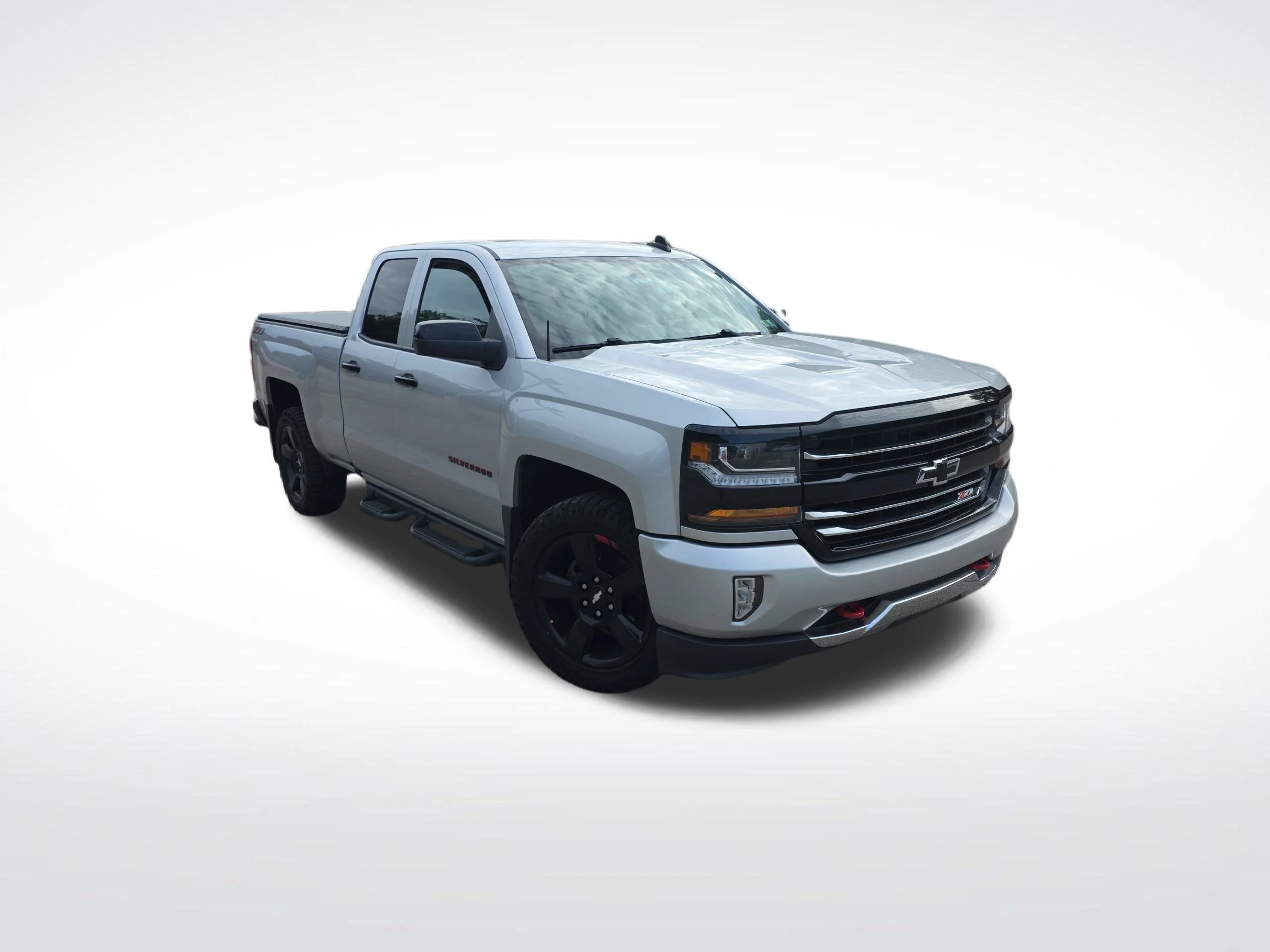 Used 2018 Silver Chevrolet LT image 3