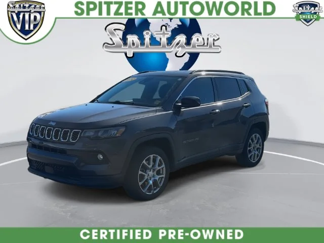 Used 2024 Gray Jeep Latitude Lux image 4