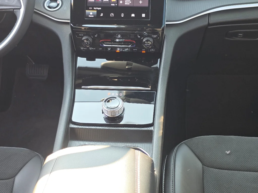 Used 2024 Bright White Clear Coat Jeep Altitude X image 26
