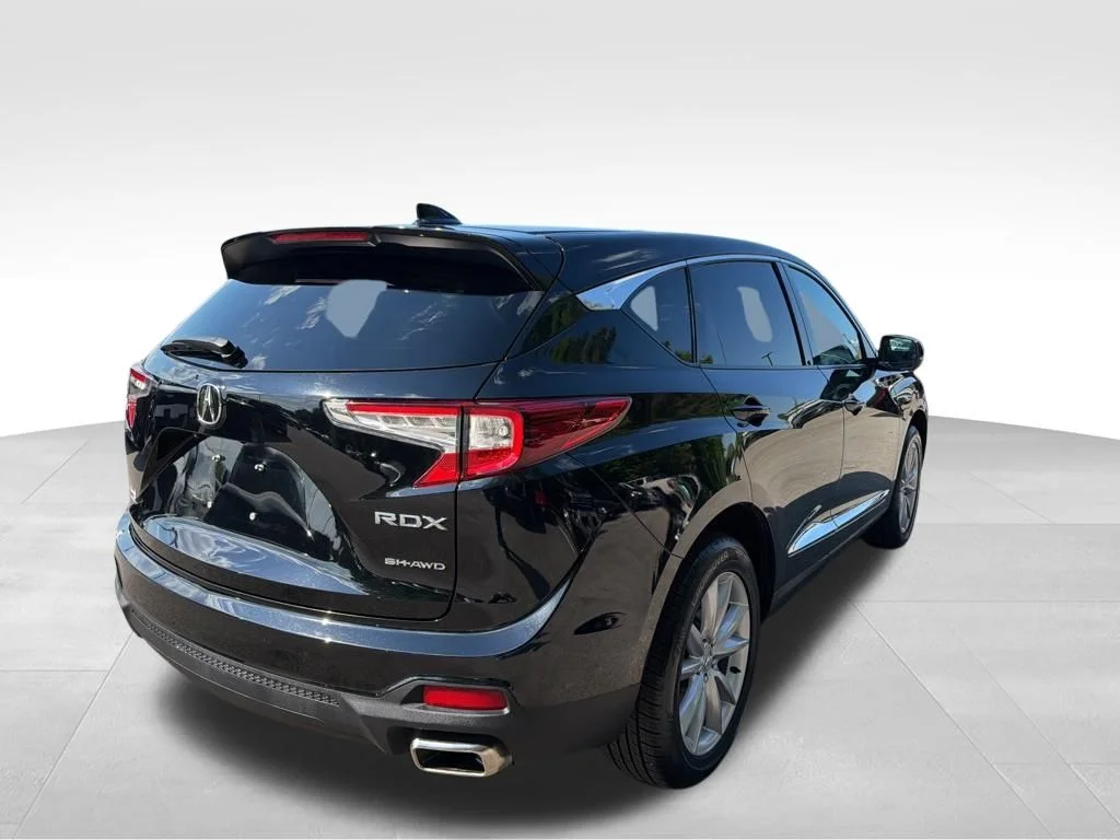 Used 2023  Acura Base image 5