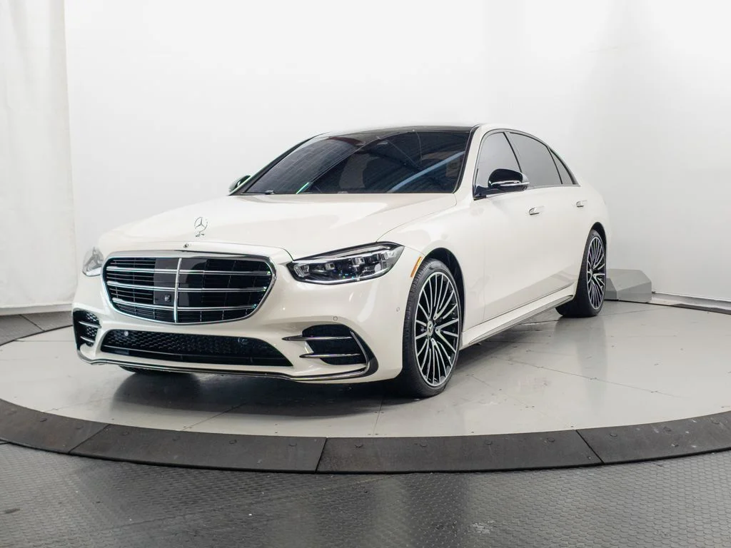Used 2023 MANUFAKTUR Diamond White Mercedes-Benz S 580 image 3