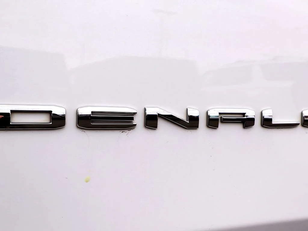 Used 2023 Summit White GMC Denali image 32