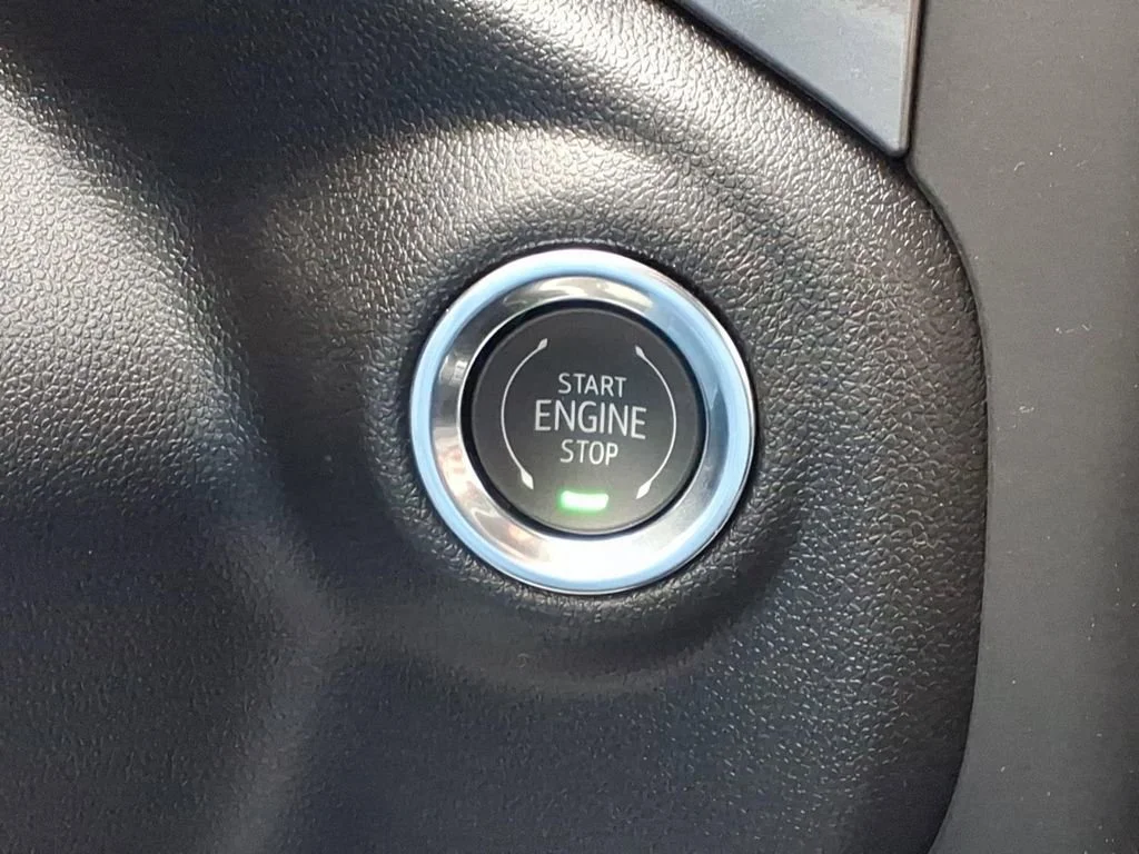 New 2026 Summit White Chevrolet Work Truck image 18