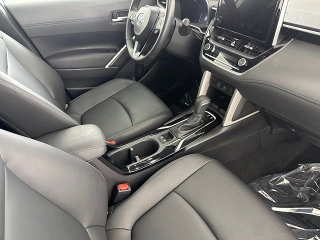 Used 2025 Beige Toyota XLE image 25