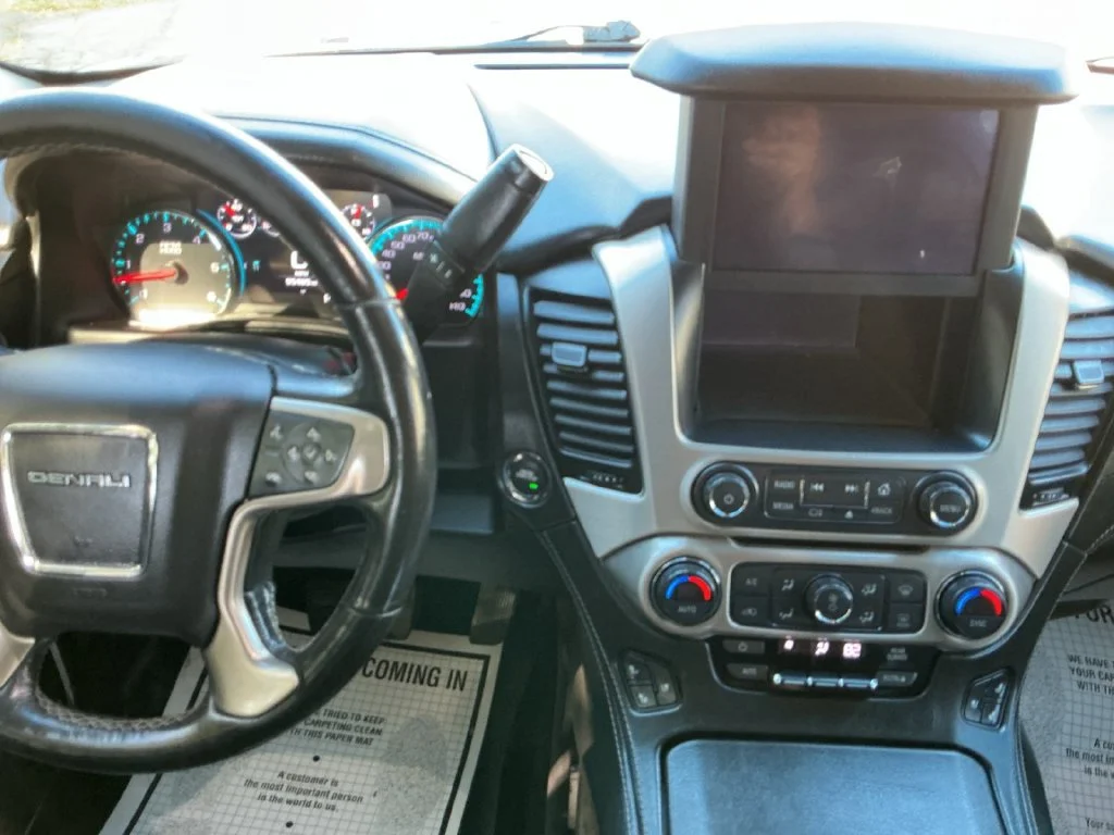 Used 2019 PEPPERDUST METALLIC GMC Denali image 24