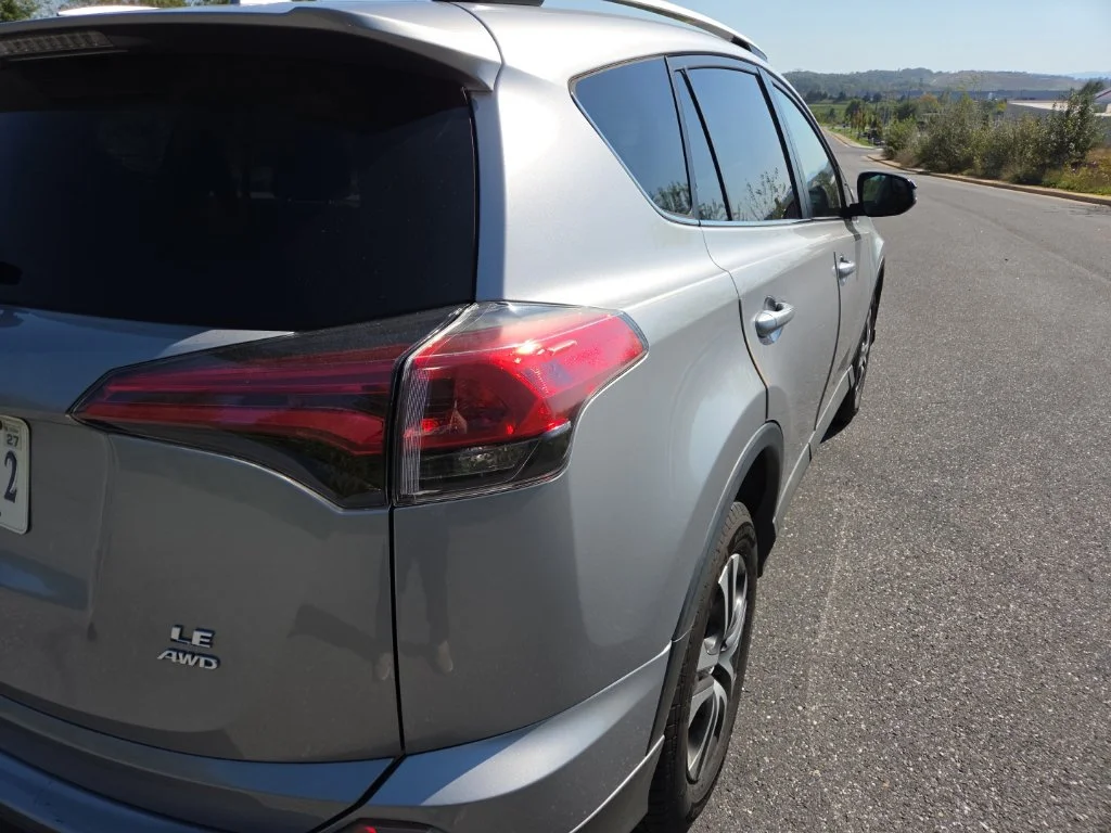 Used 2016 Silver Toyota LE image 8