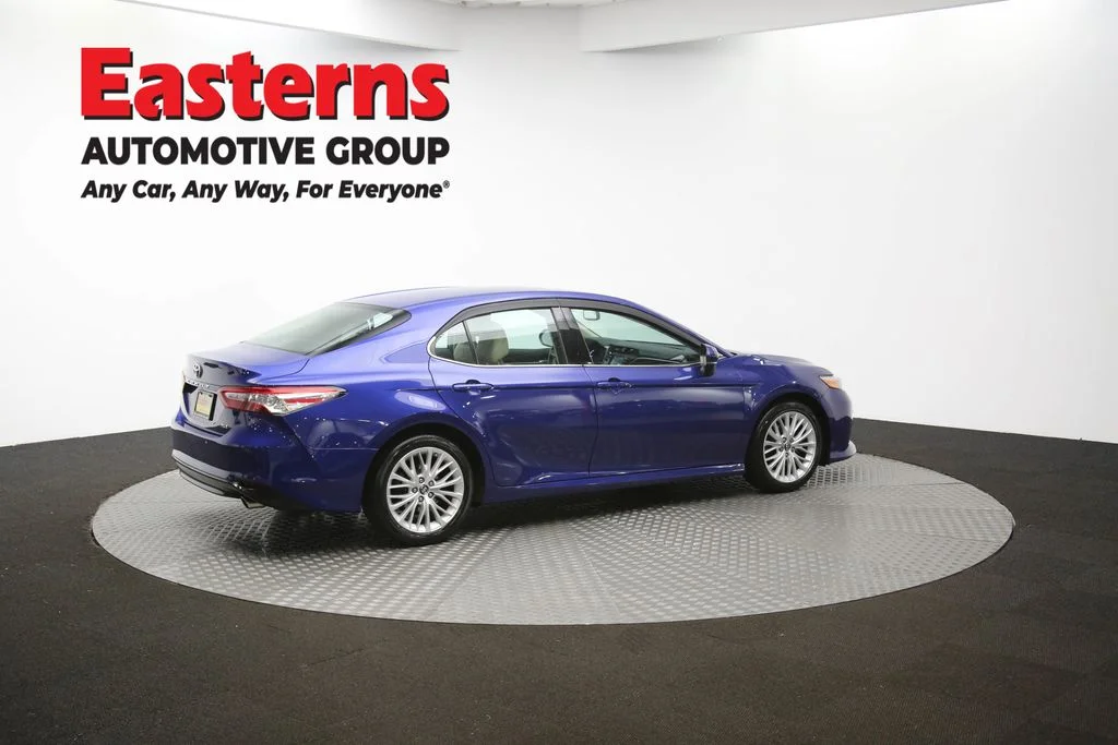 Used 2018 Blue Toyota XLE image 39
