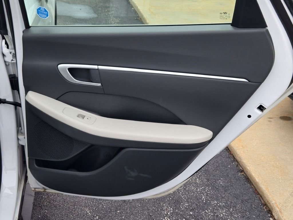 Certified Used 2026 White Hyundai SEL Sport image 8