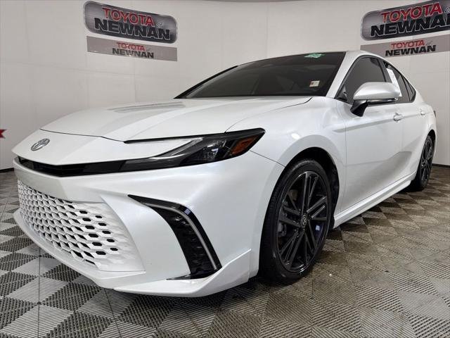 Certified Used 2025 WIND CHILL PEARL Toyota  image 8