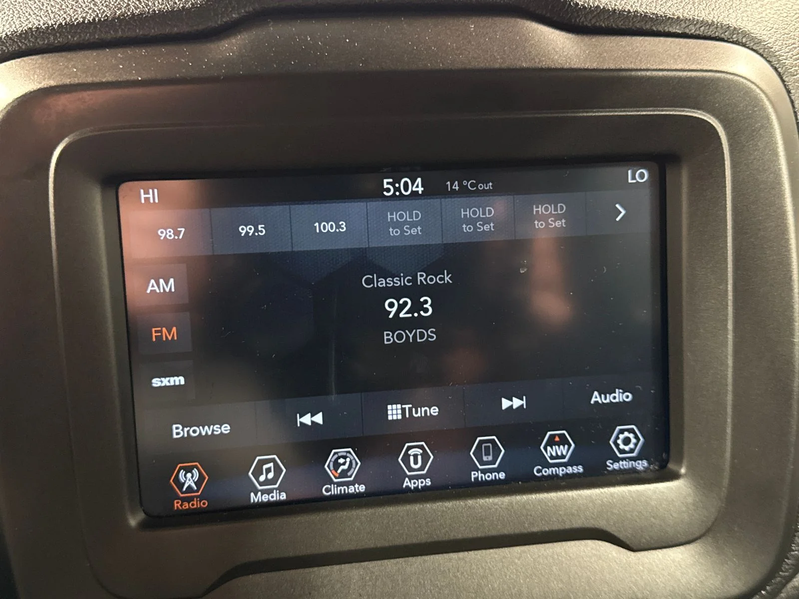 Used 2019 Crystal Metallic Jeep Sport image 21