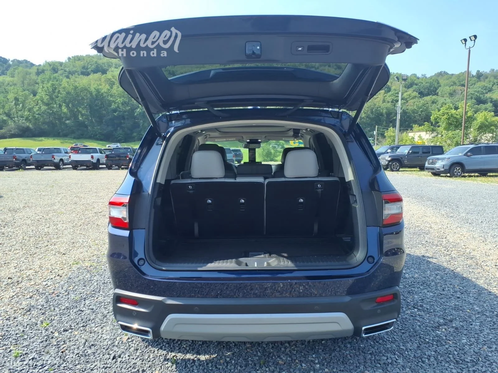 Used 2025 Obsidian Blue Pearl Honda Touring image 23