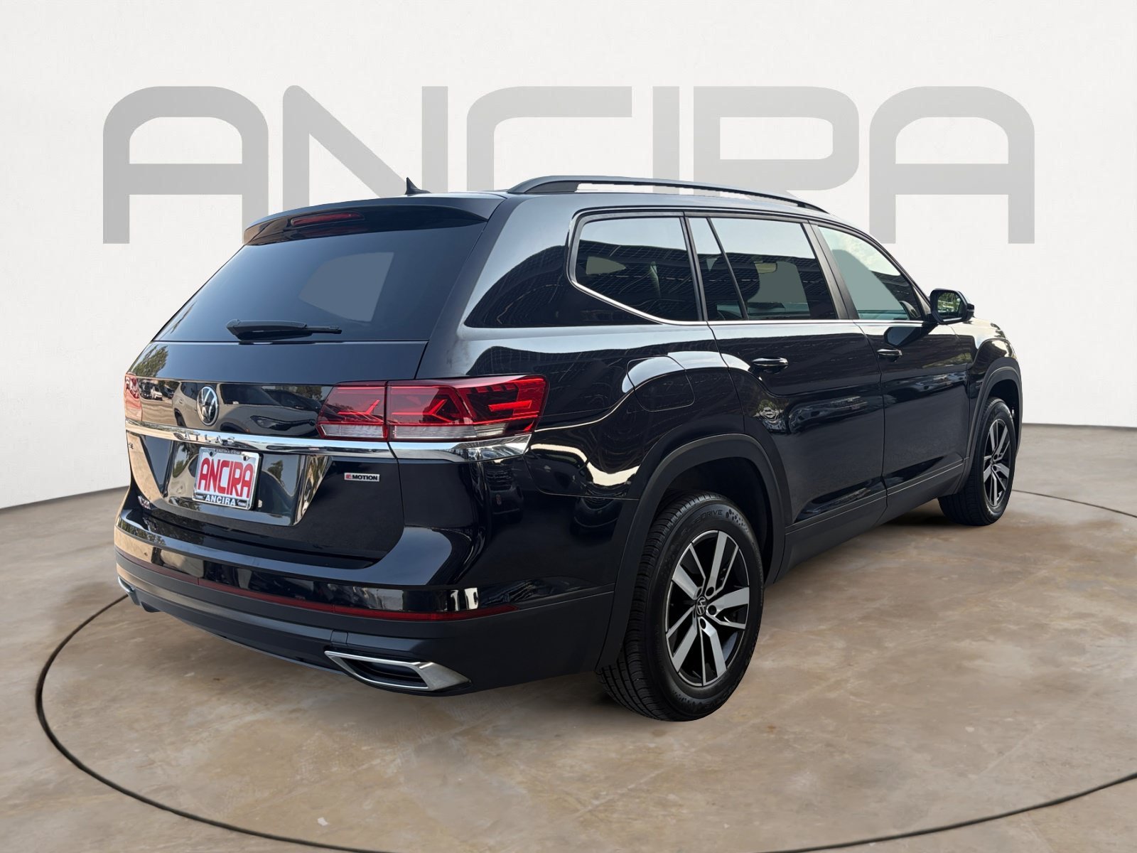 Used 2021 Deep Black Pearl Volkswagen 2.0T SE image 10