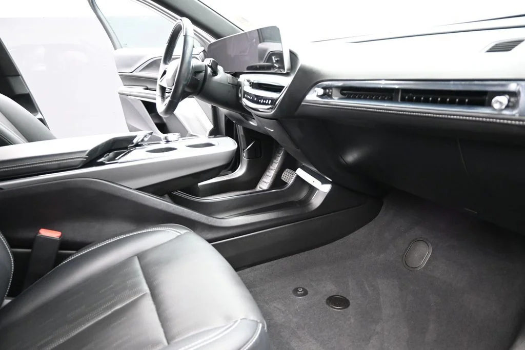 Used 2024 Black Cadillac Sport image 22