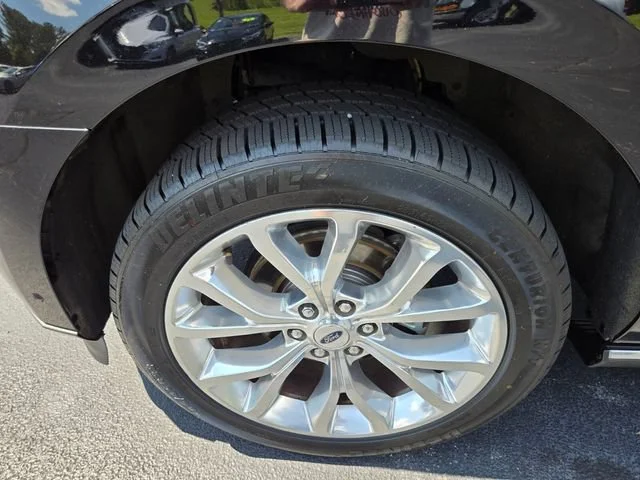 Used 2019 Black Ford Limited image 22