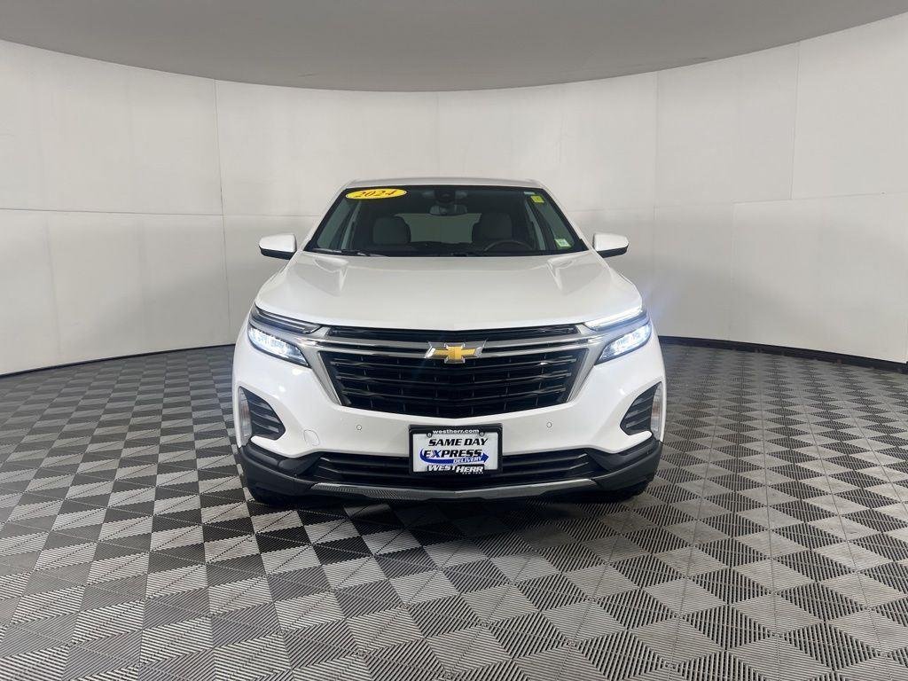 Used 2024 Pearl Chevrolet LT image 22