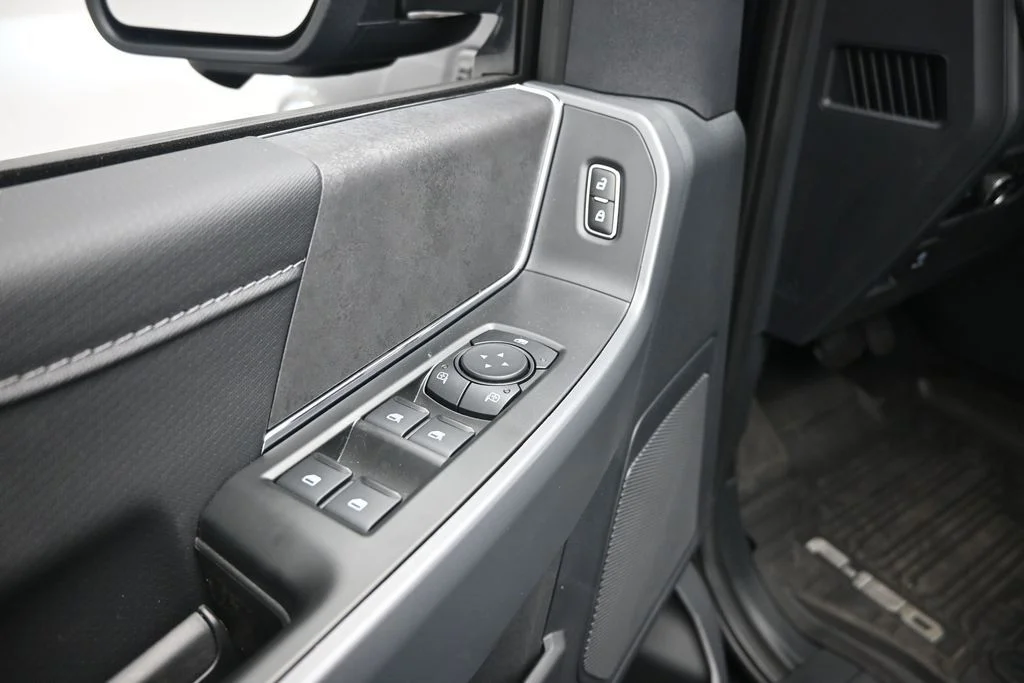 New 2026 Agate Black Metallic Ford XLT image 10