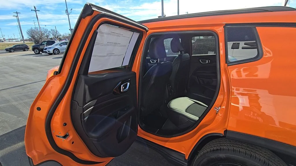 New 2026 Joose Exterior Paint Jeep Latitude image 15