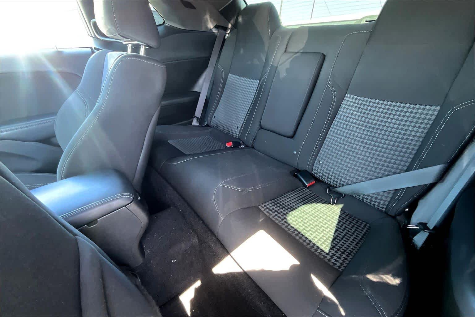 Used 2023 Granite Pearlcoat Dodge SXT image 19