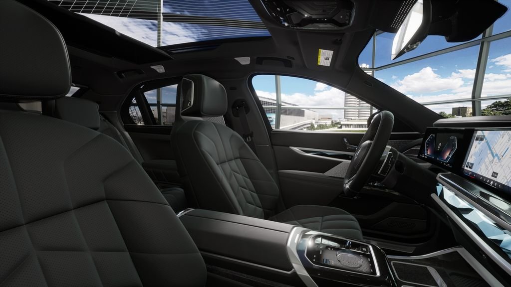 New 2026 Black Sapphire Metallic BMW 760i xDrive image 36