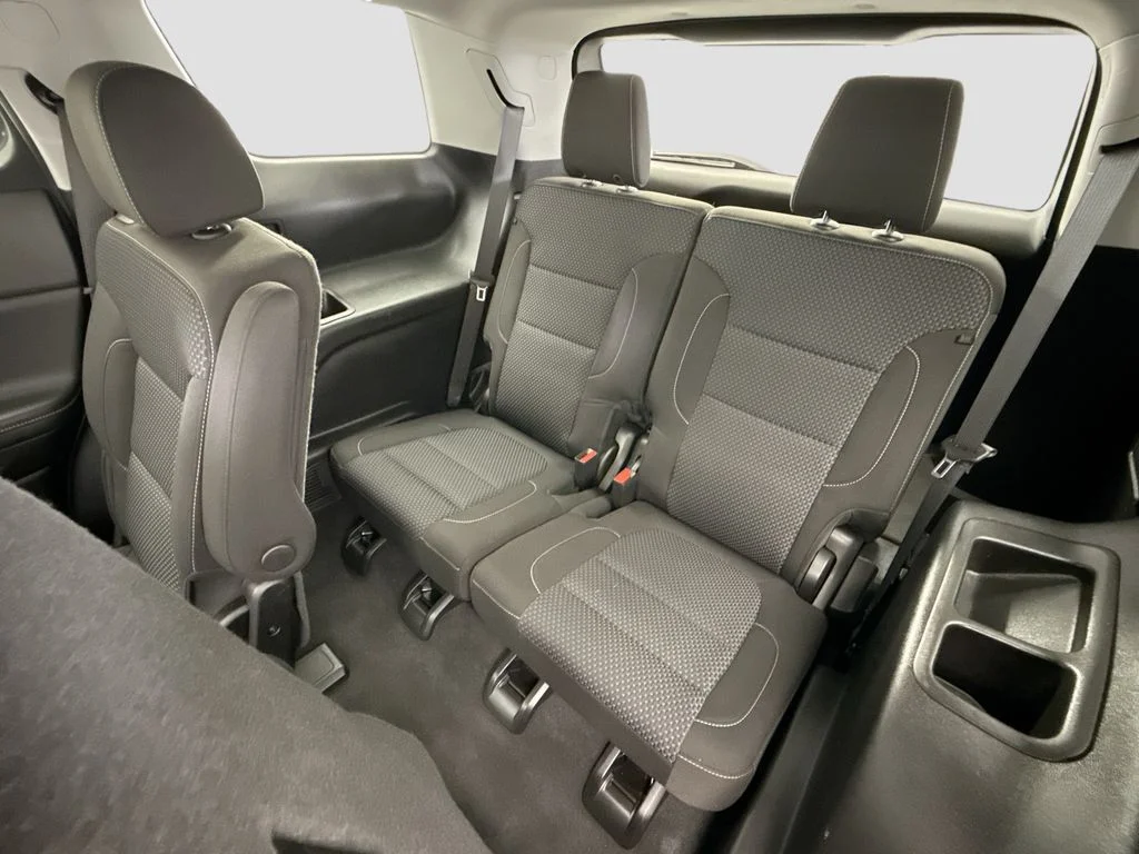 Used 2023 White GMC SLE image 21