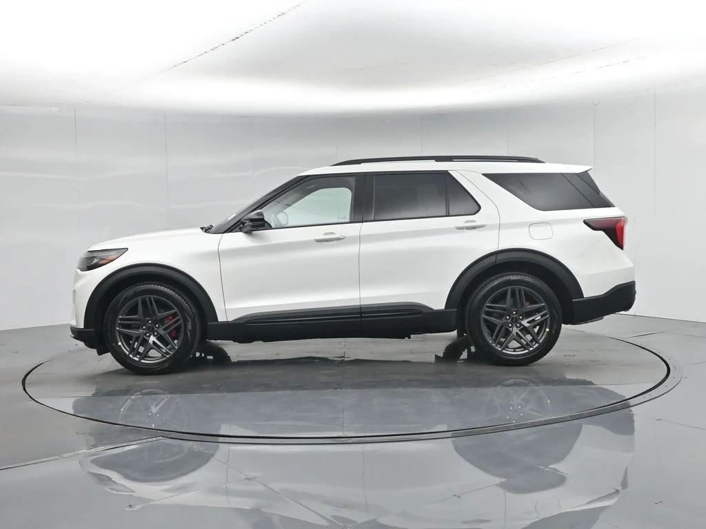 New 2026 Star White Metallic Tri-Coat Ford ST image 29