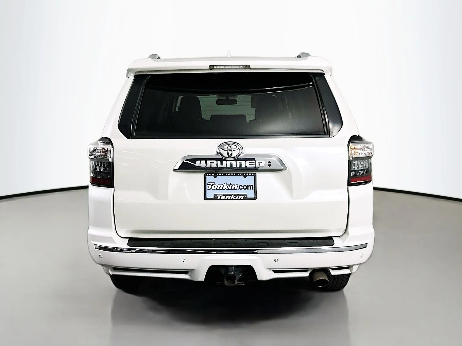 Used 2016 Blizzard Pearl Toyota Limited image 7