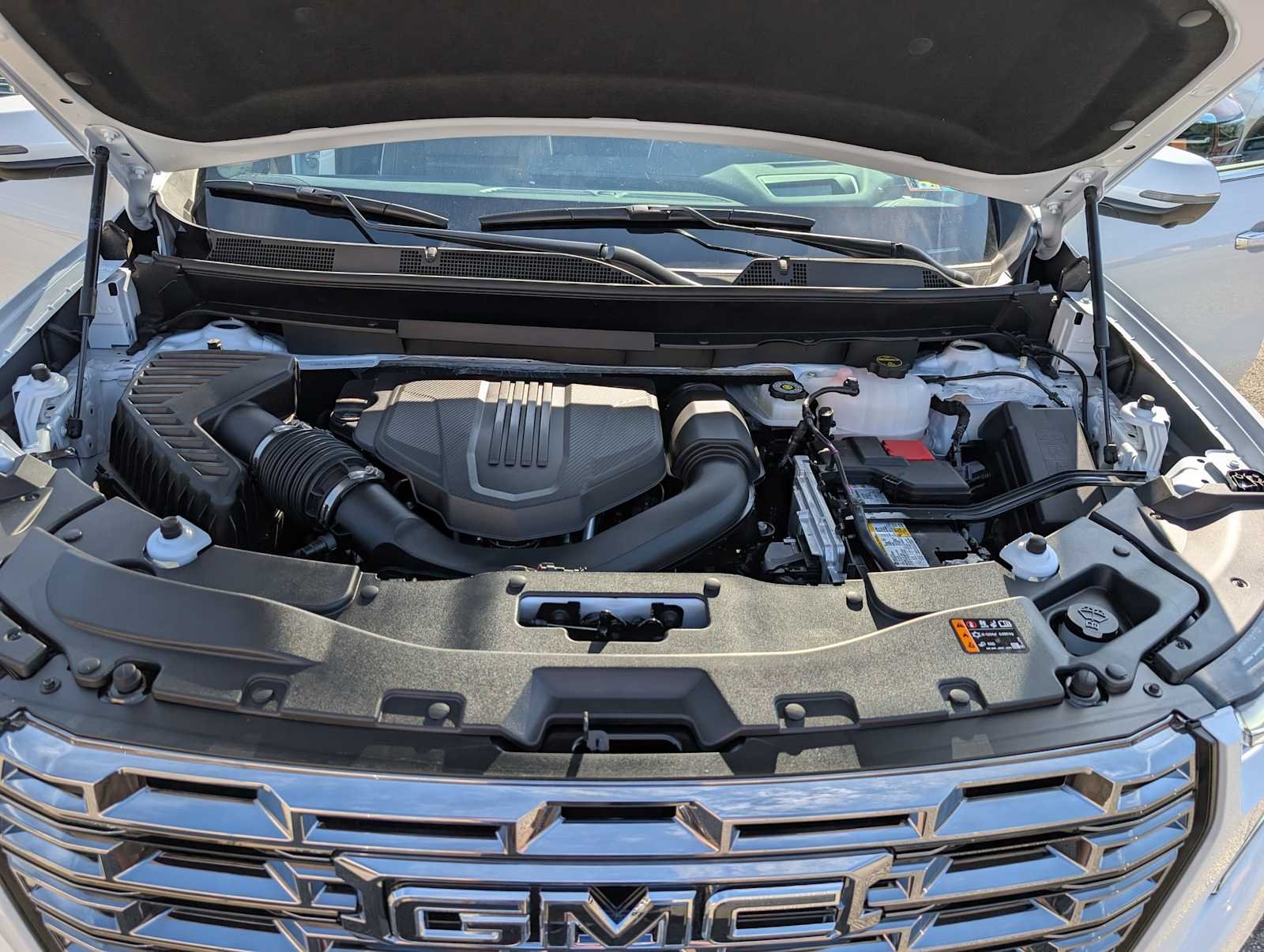 2027 GMC Acadia Denali Ultimate - Photo 10