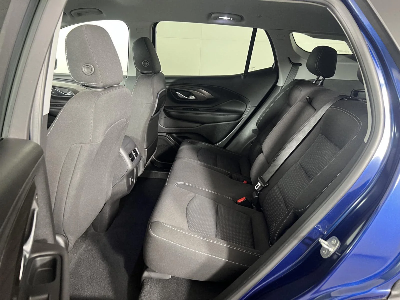 Used 2023 Marine Metallic GMC SLE image 33