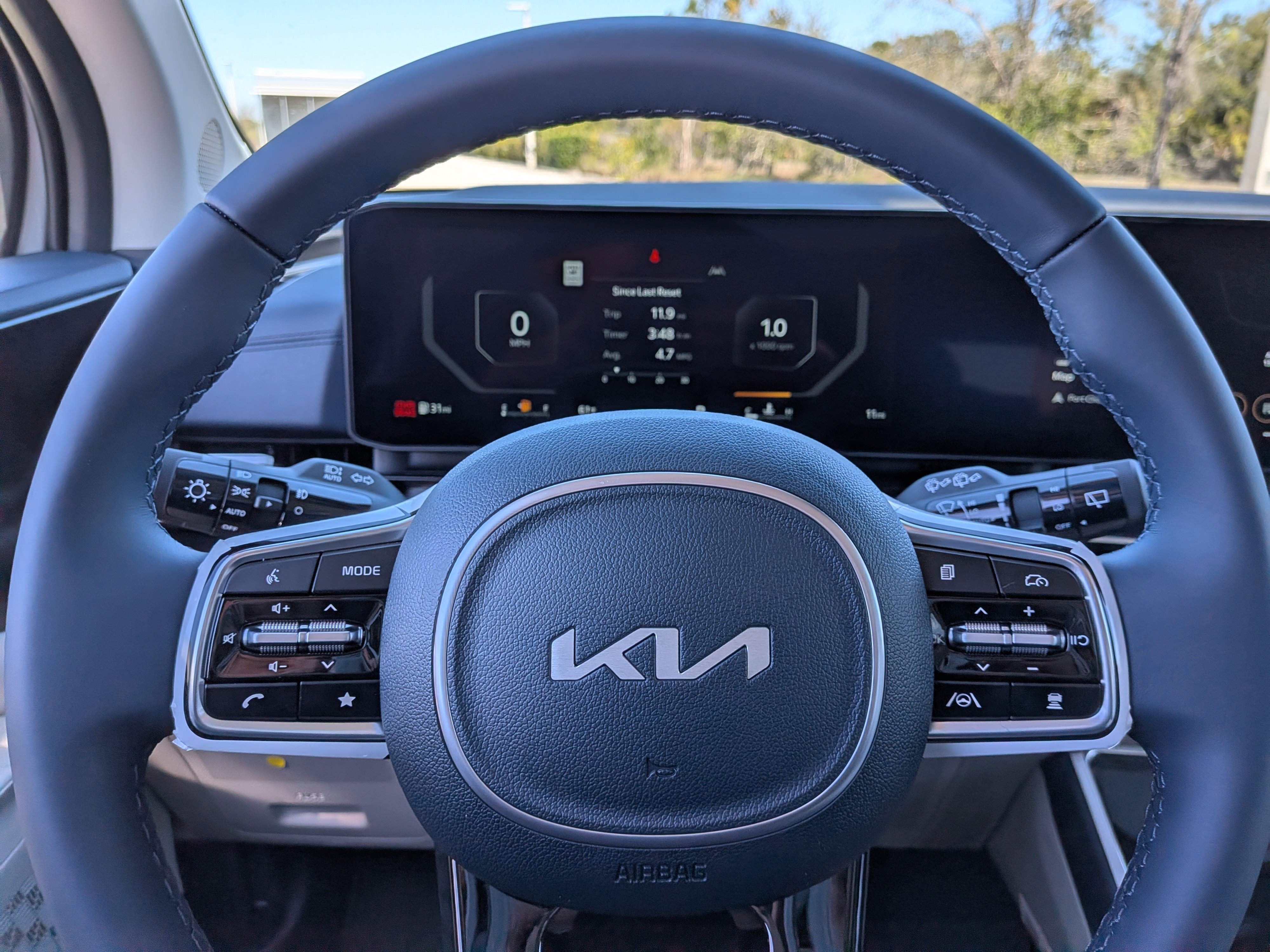 New 2026 Ceramic Silver Kia SX image 32