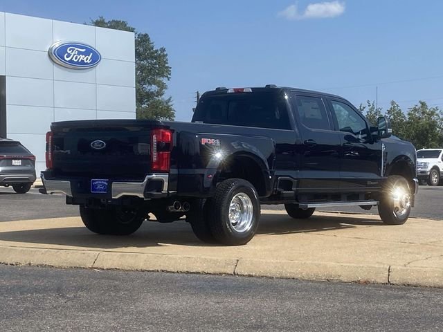 New 2026 Agate Black Metallic Ford XLT image 3