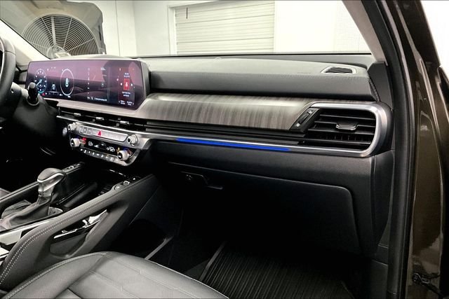 Used 2025 Dark Moss Kia SX-Prestige image 19
