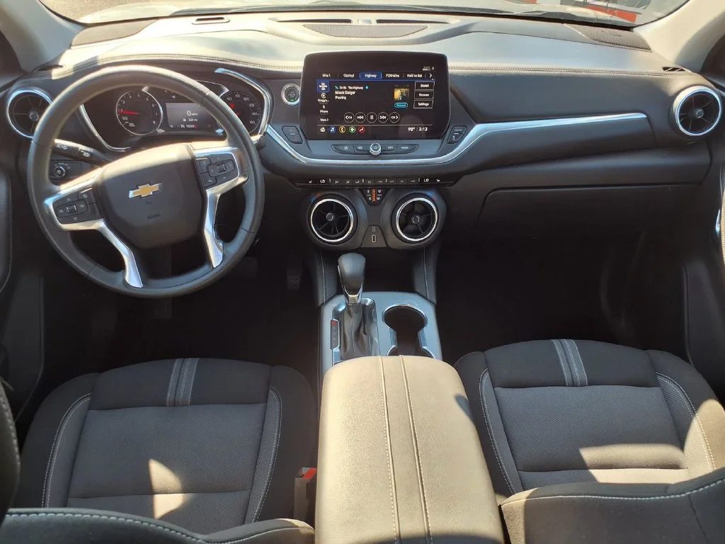 Used 2025 Gray Chevrolet LT image 8