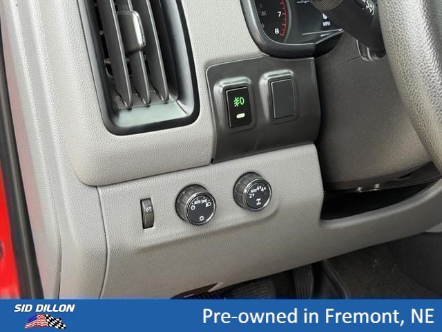 Used 2018 Cardinal Red GMC 4WD image 11