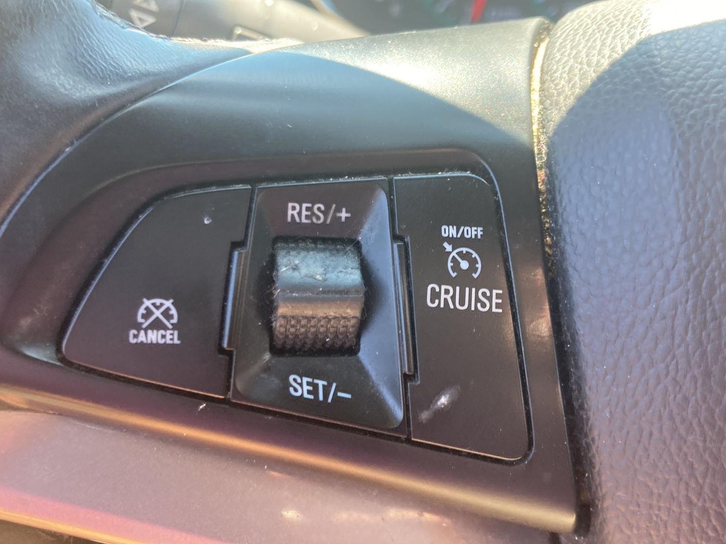 Used 2018 Summit White Chevrolet LT image 14