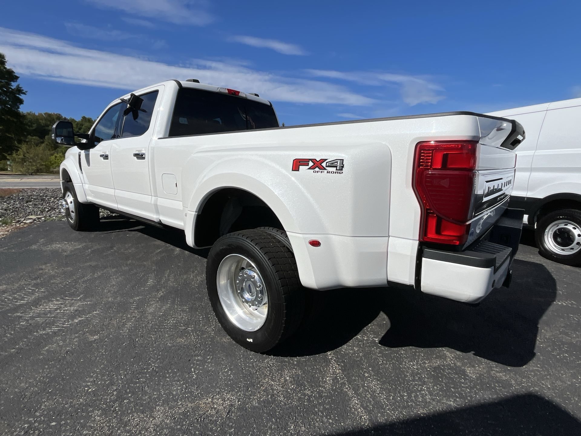Used 2021 Star White Ford Platinum image 15