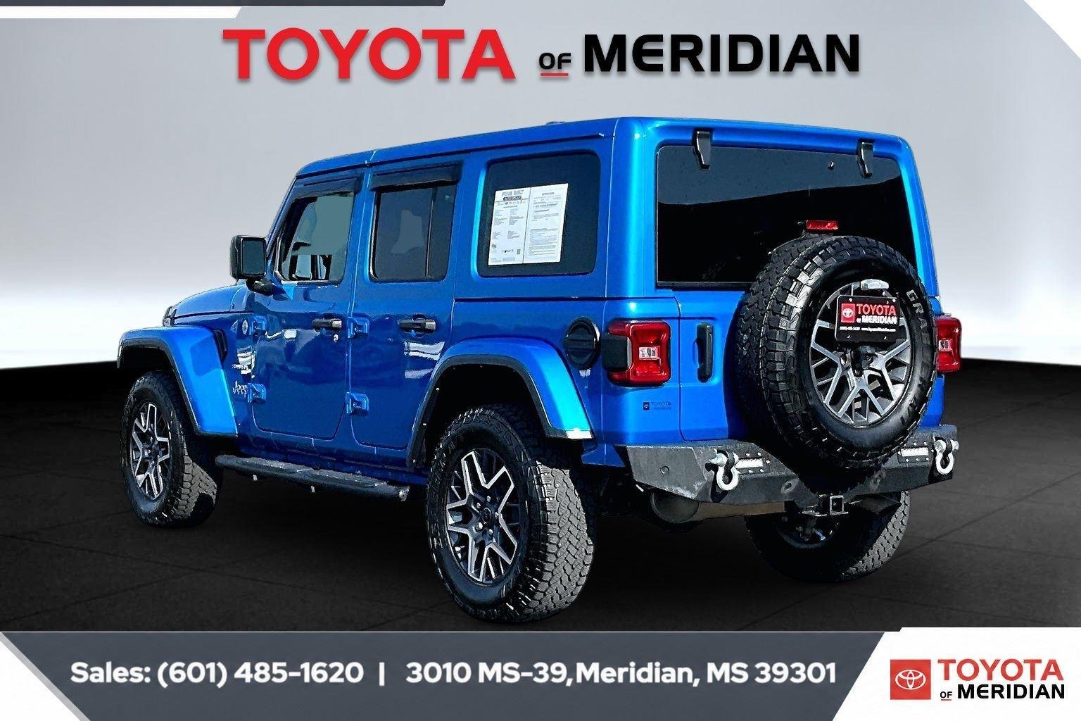 Used 2024 Hydro Blue Pearlcoat Jeep Sahara image 2