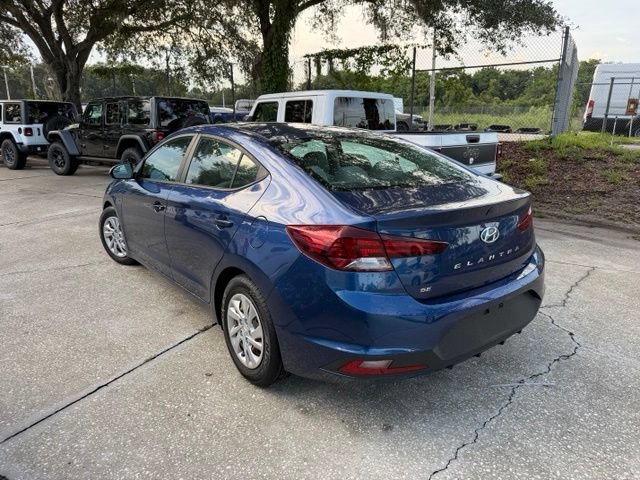 Used 2019 Lakeside Blue Hyundai SE image 9