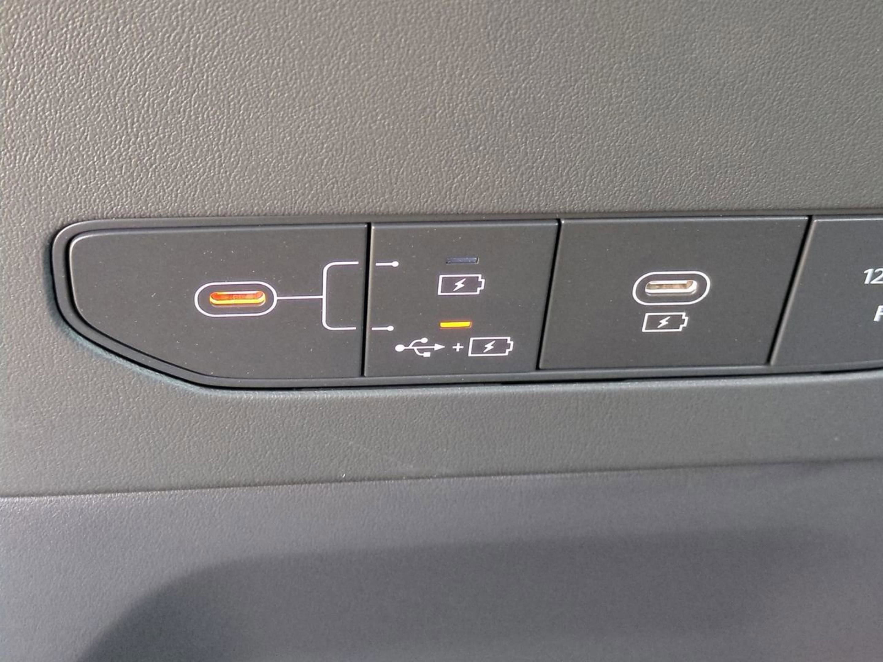 New 2026 Glacial White Pearl Kia Land AWD image 24