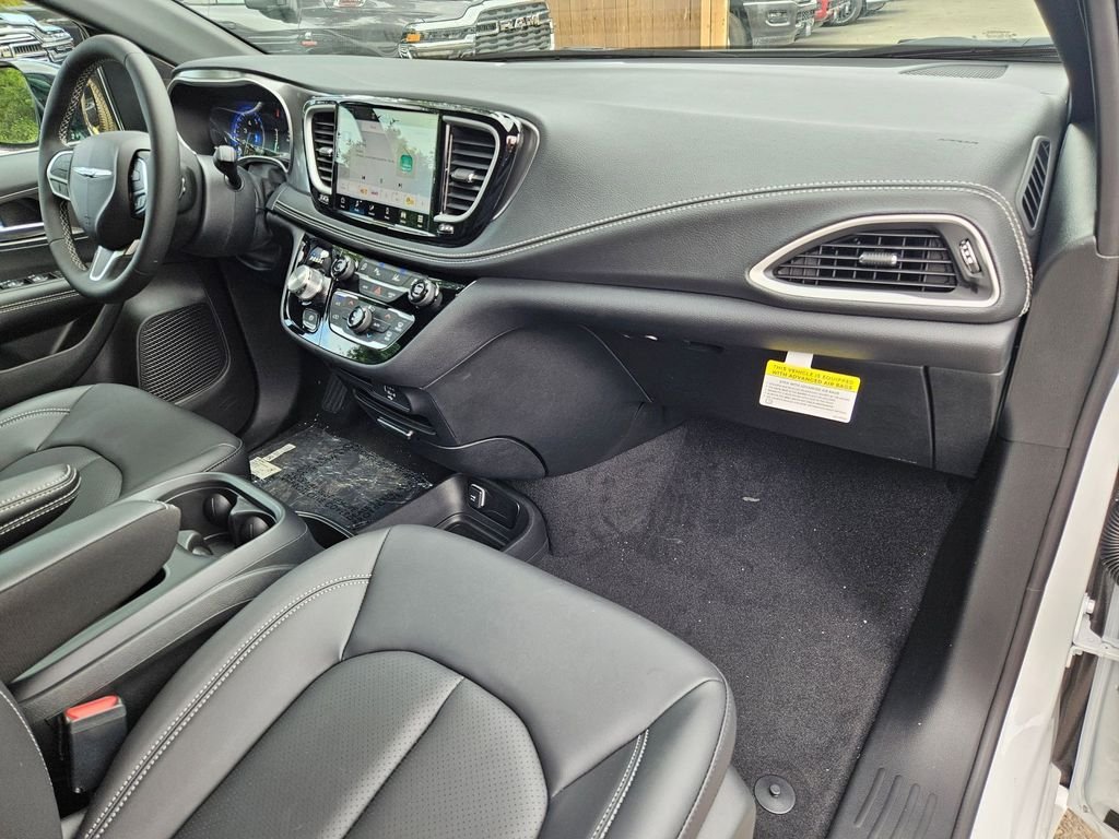 2026 Chrysler Pacifica Select - Photo 19