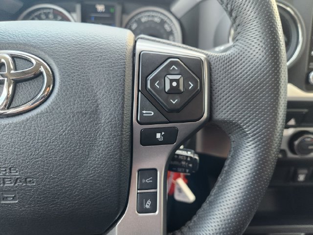 Used 2022 Silver Toyota SR5 image 29