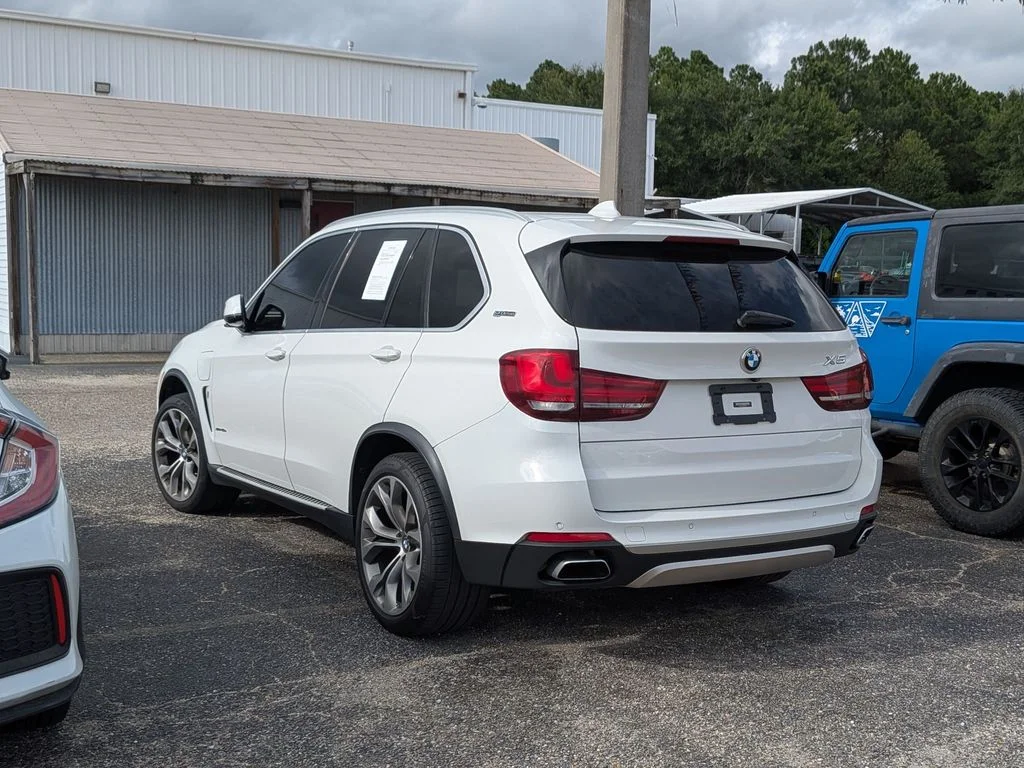 Used 2018 White BMW xDrive40e image 2