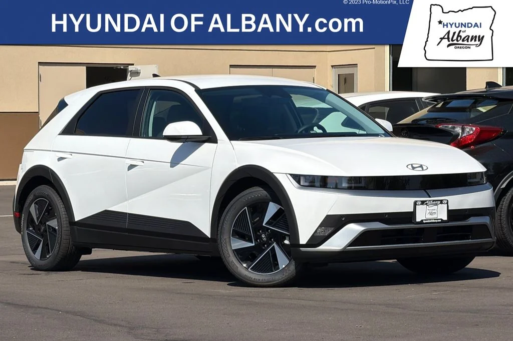New 2026 White Hyundai SEL image 1