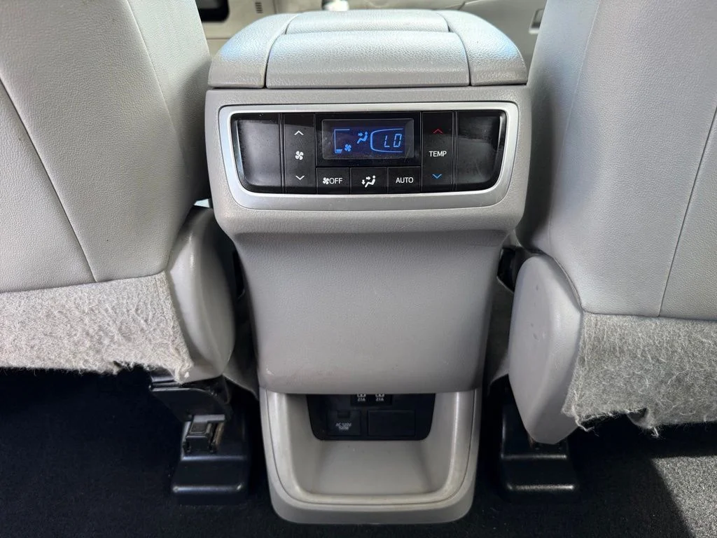 Used 2019 White Toyota XLE image 29