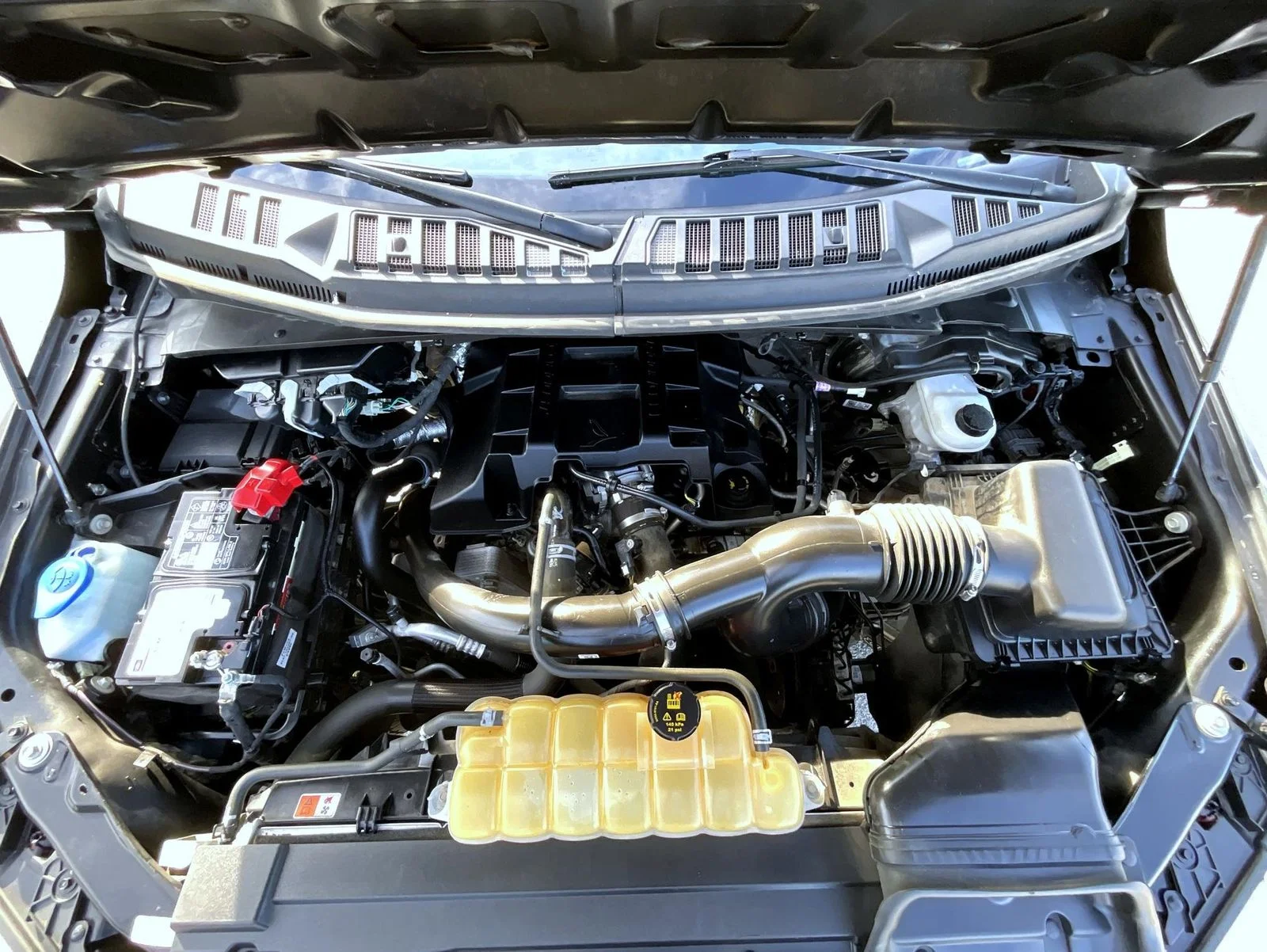 Used 2018 Gray Ford XL image 25