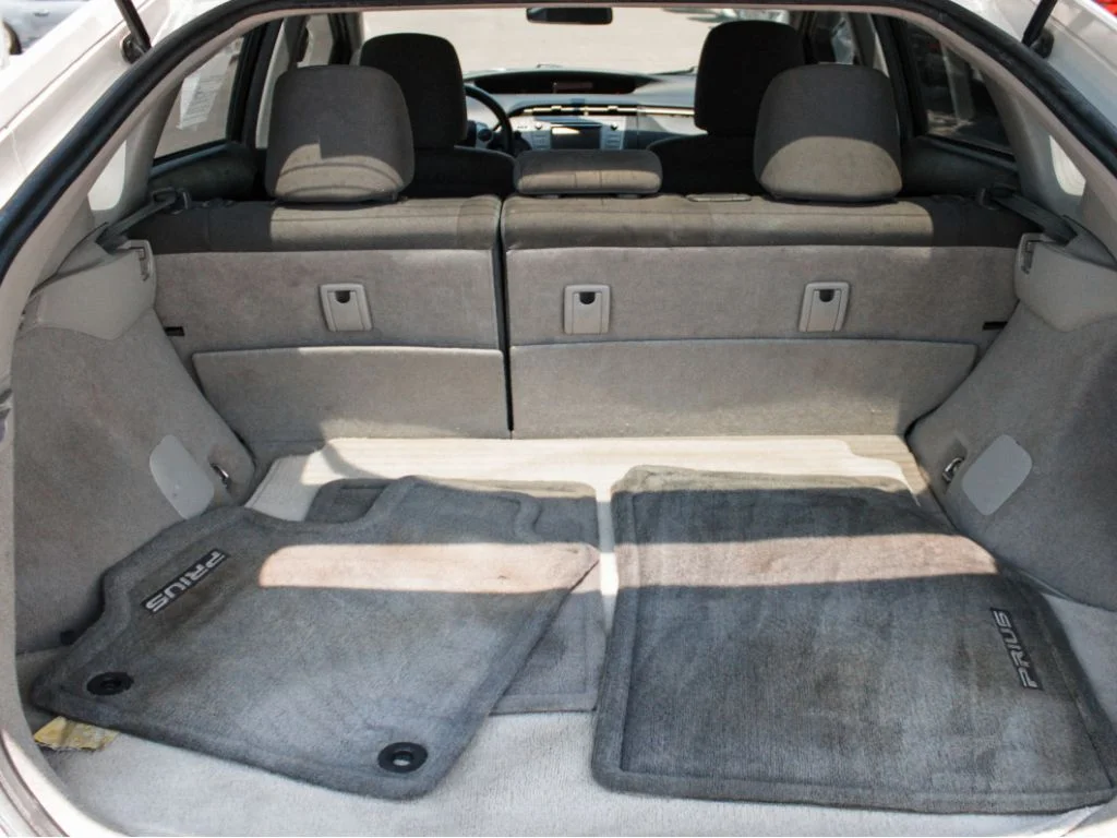 Used 2012 White Toyota One image 22