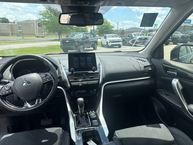 Used 2025  Mitsubishi SE image 30