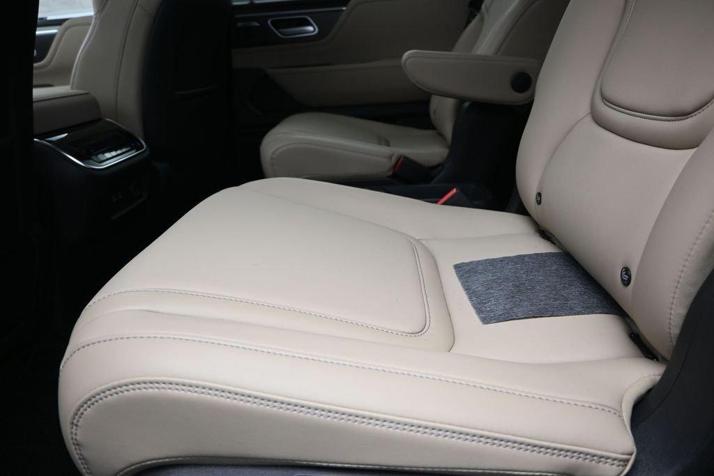 New 2026 RADIANT WHITE INFINITI Pure 2WD image 16