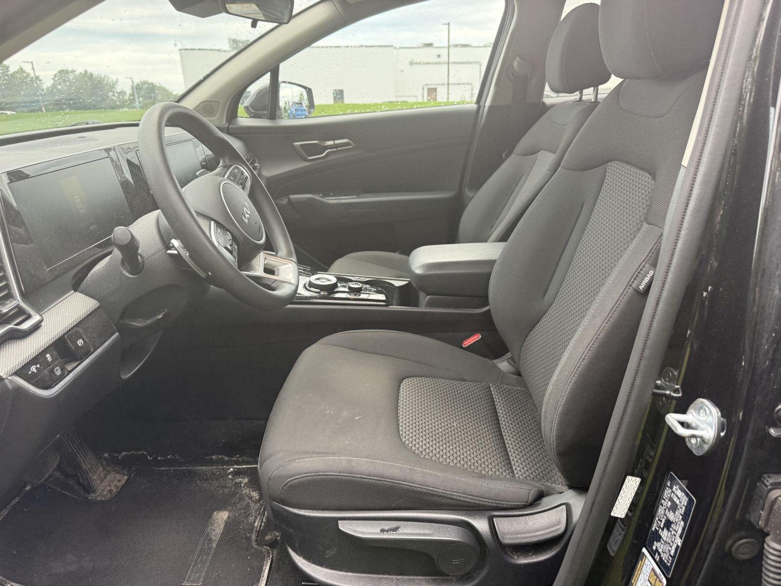 Used 2023 Fusion Black Kia LX image 9